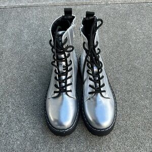 Sincerely Jules Silver Metallic Lace-up Combat Boots 7.5 NWT